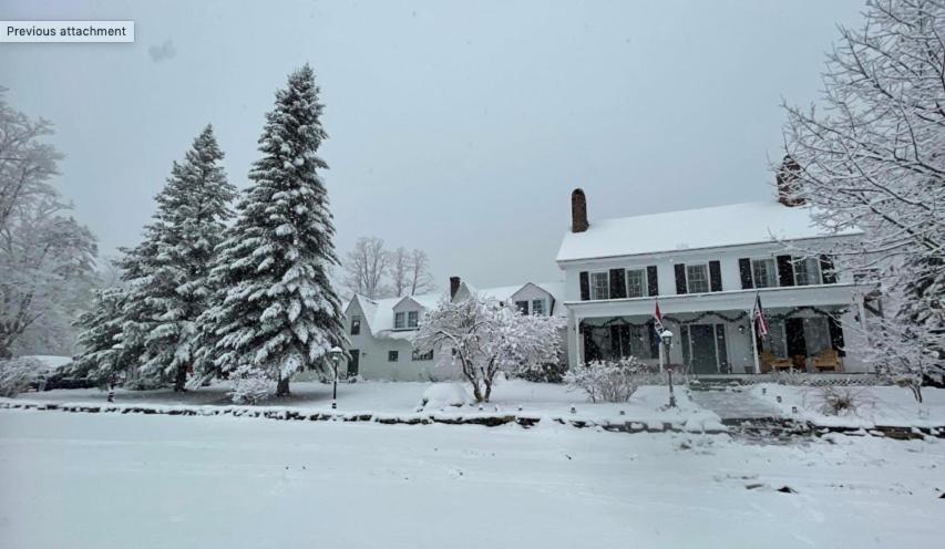 Stone Hearth Inn And Eatery Chester Exterior photo